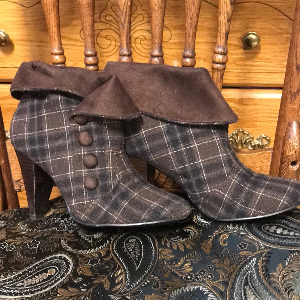 Brown boots